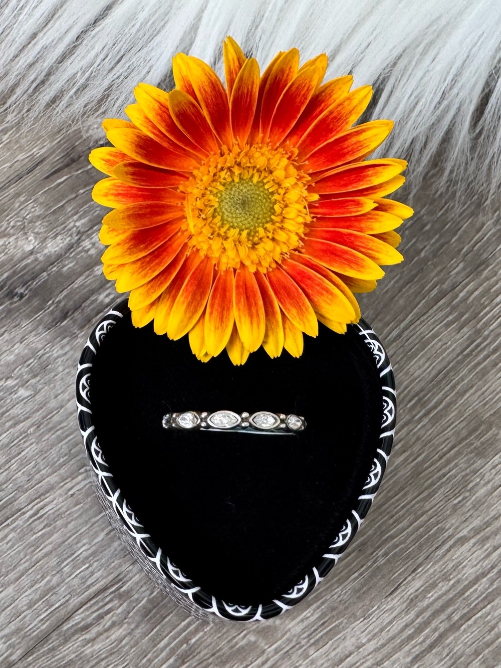 💕 BRIGHTON Scalloped Stack Ring Size 9